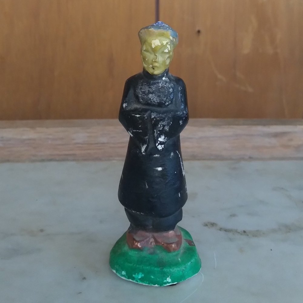 Vintage Chinese Curiosity Figure
